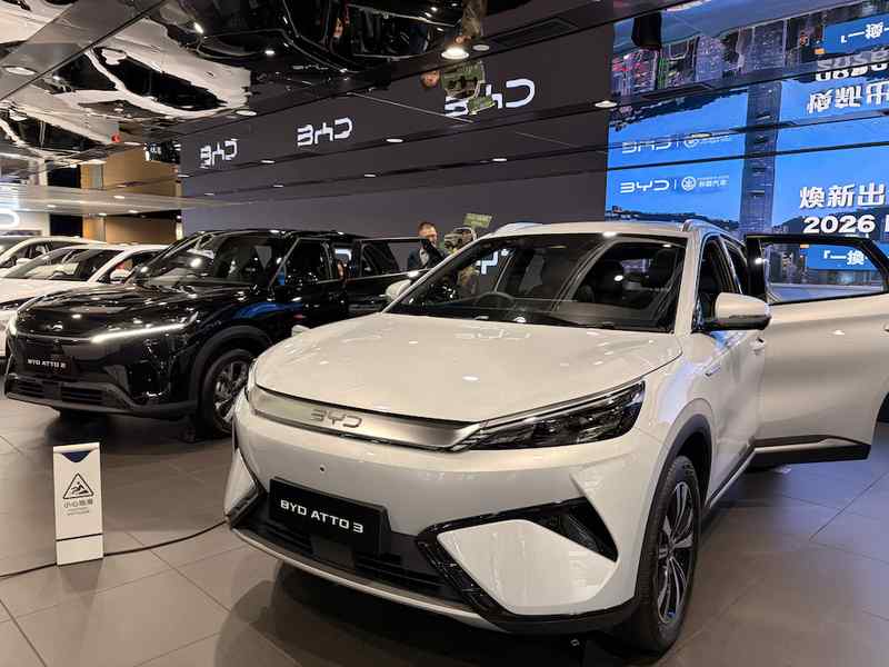  万车空巷：一场关乎补贴倒计时的购车博弈 新闻