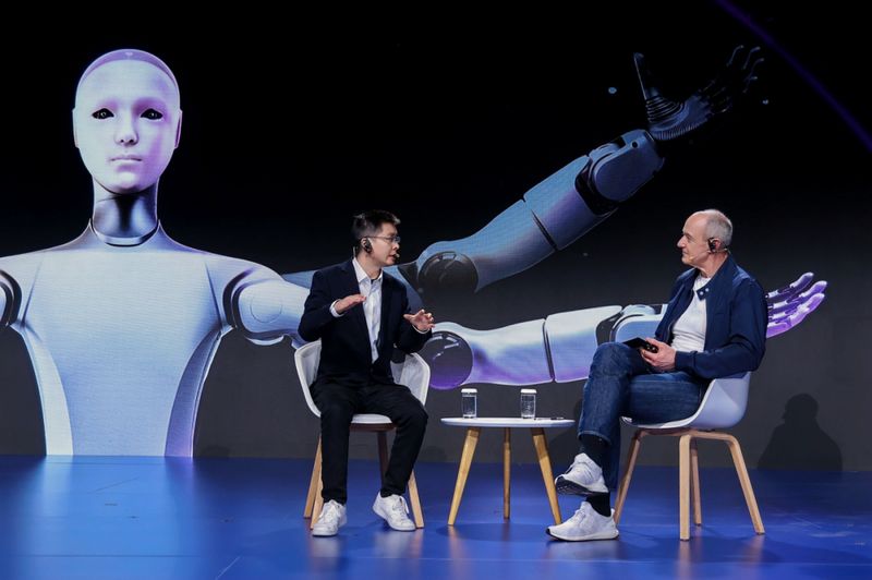 机器人对打竟然能像真人一样灵活？深度拆解AI动作生成背后的逻辑 IT技术