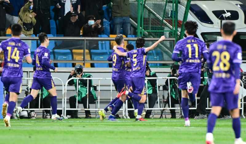  【战术解码】拉唐补时绝杀背后的战术逻辑与逆转密码：中超第4轮上海绿地战术复盘 体育新闻