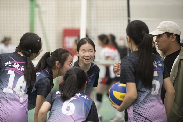 海淀区排球超级联赛破千人次参赛：班超模式如何重塑校园排球生态 体育新闻