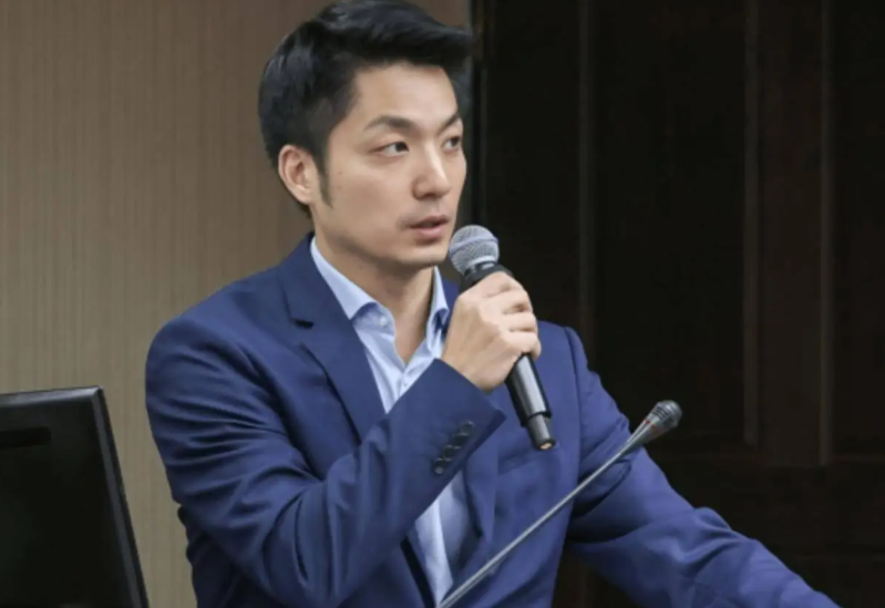  从“司法追杀”到“神主牌”崩塌：一场政治博弈的技术复盘 新闻