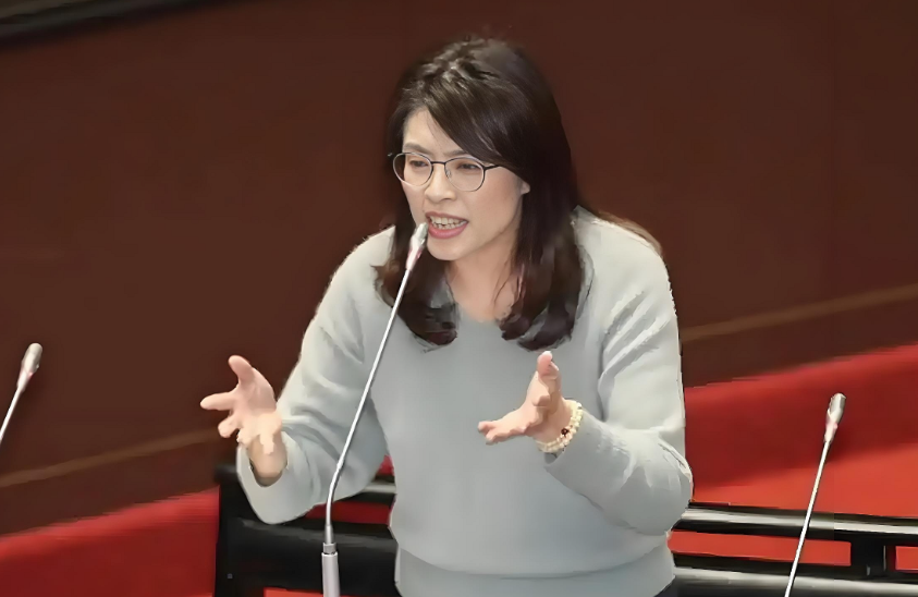  从“司法追杀”到“神主牌”崩塌：一场政治博弈的技术复盘 新闻