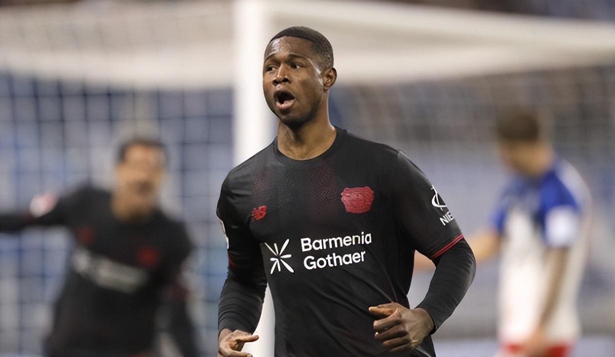  那个被两家豪门争着要的孩子，终于让我们看到了非洲足球的骄傲 体育新闻