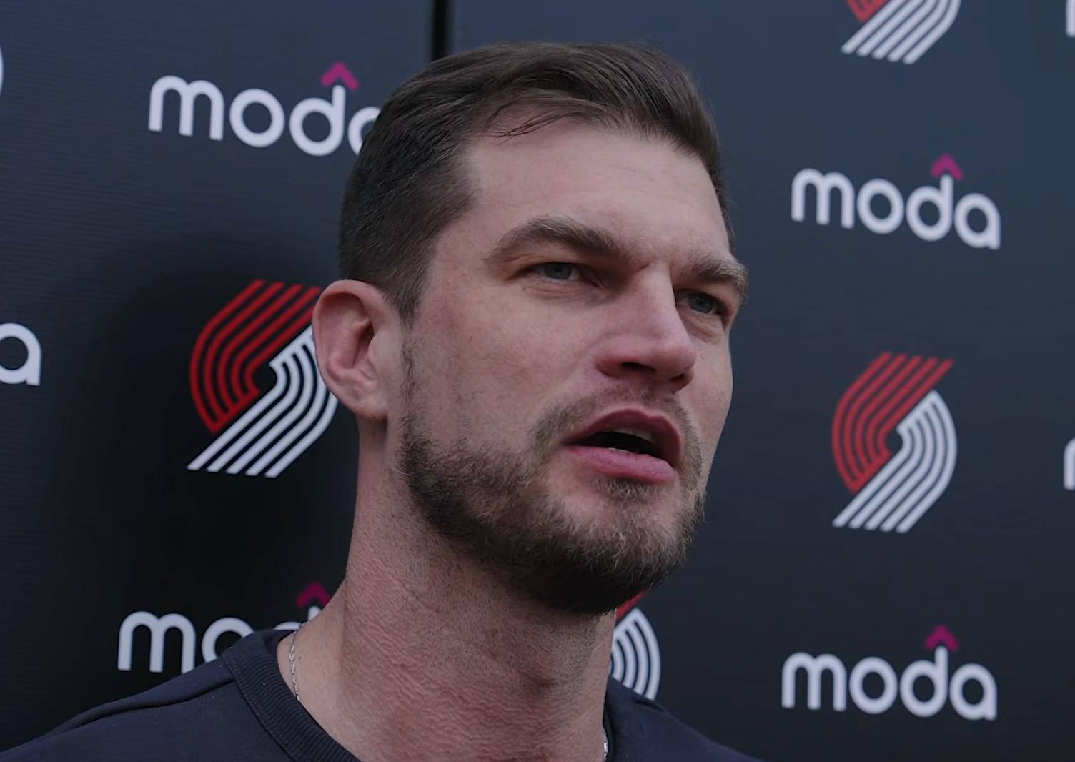 面对老东家的温情与笃定：斯普利特如何把波波维奇的温暖带进开拓者更衣室 体育新闻