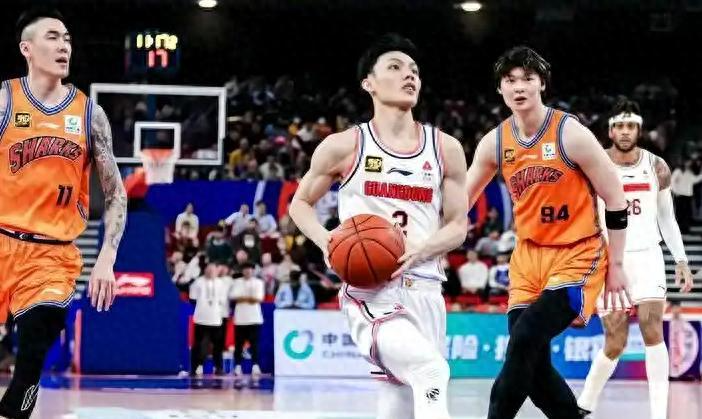  广东宏远后卫线困局：数据拆解与青训破局之道 体育新闻